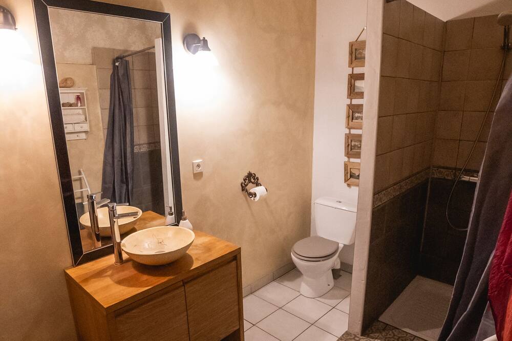 Photo of Bathroom in Carcassonne