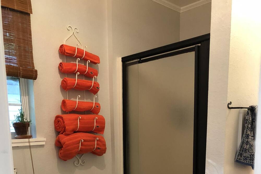 Photo of Bedroom in Laneville