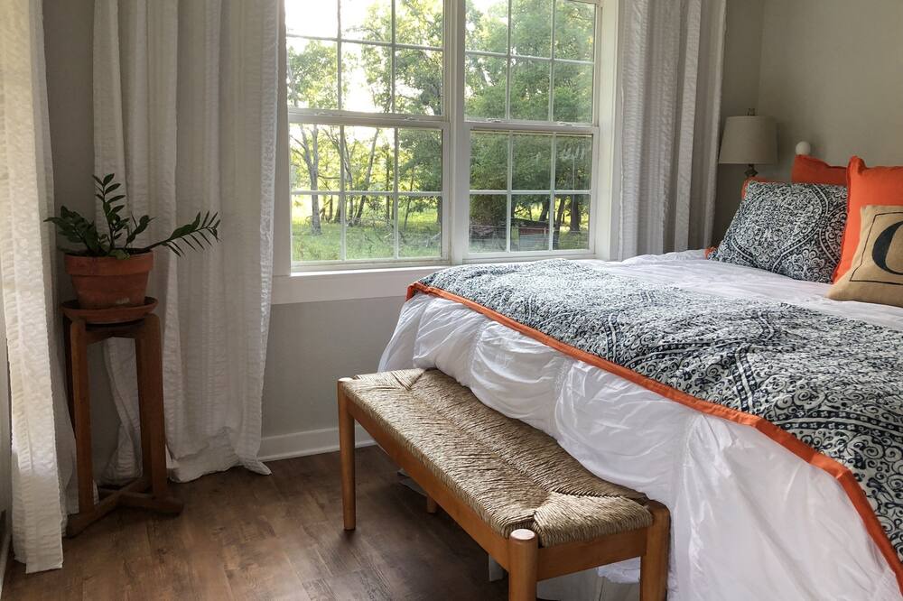 Photo of Bedroom in Laneville