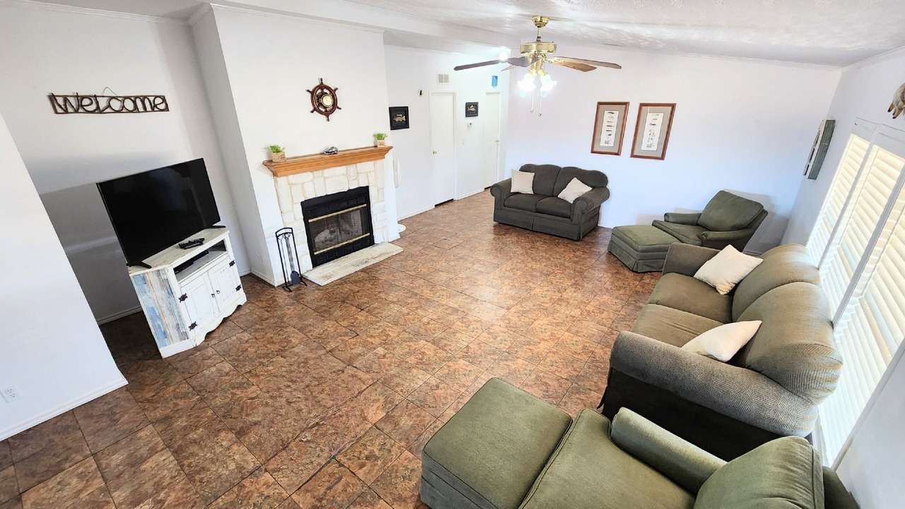 Photo of Livingroom in Buchanan Dam