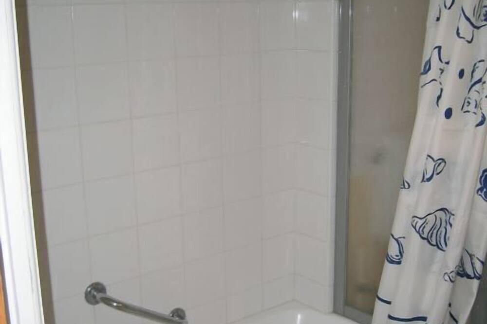 Photo of Bathroom in Roscoff