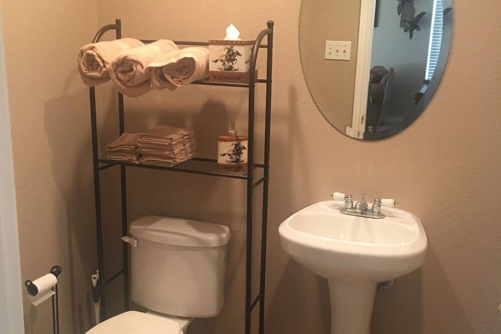 Photo of Bathroom in Whitesboro