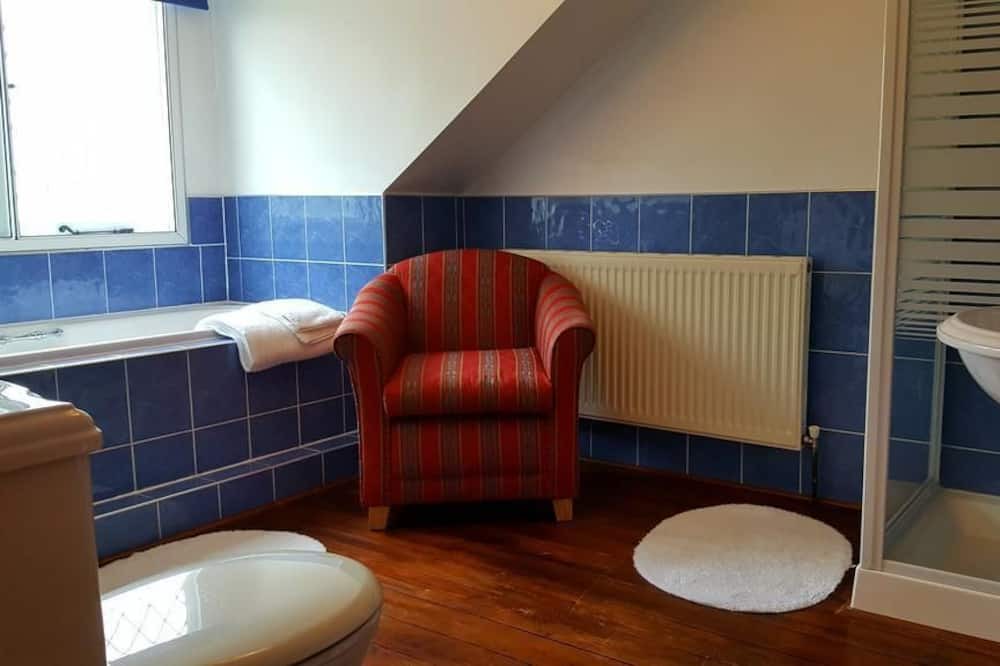 Photo of Bathroom in Winnersh