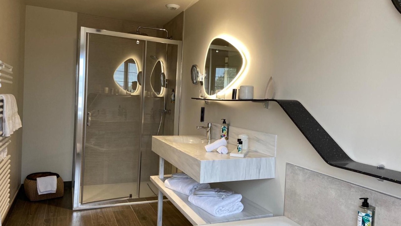 Photo of Others in Guer