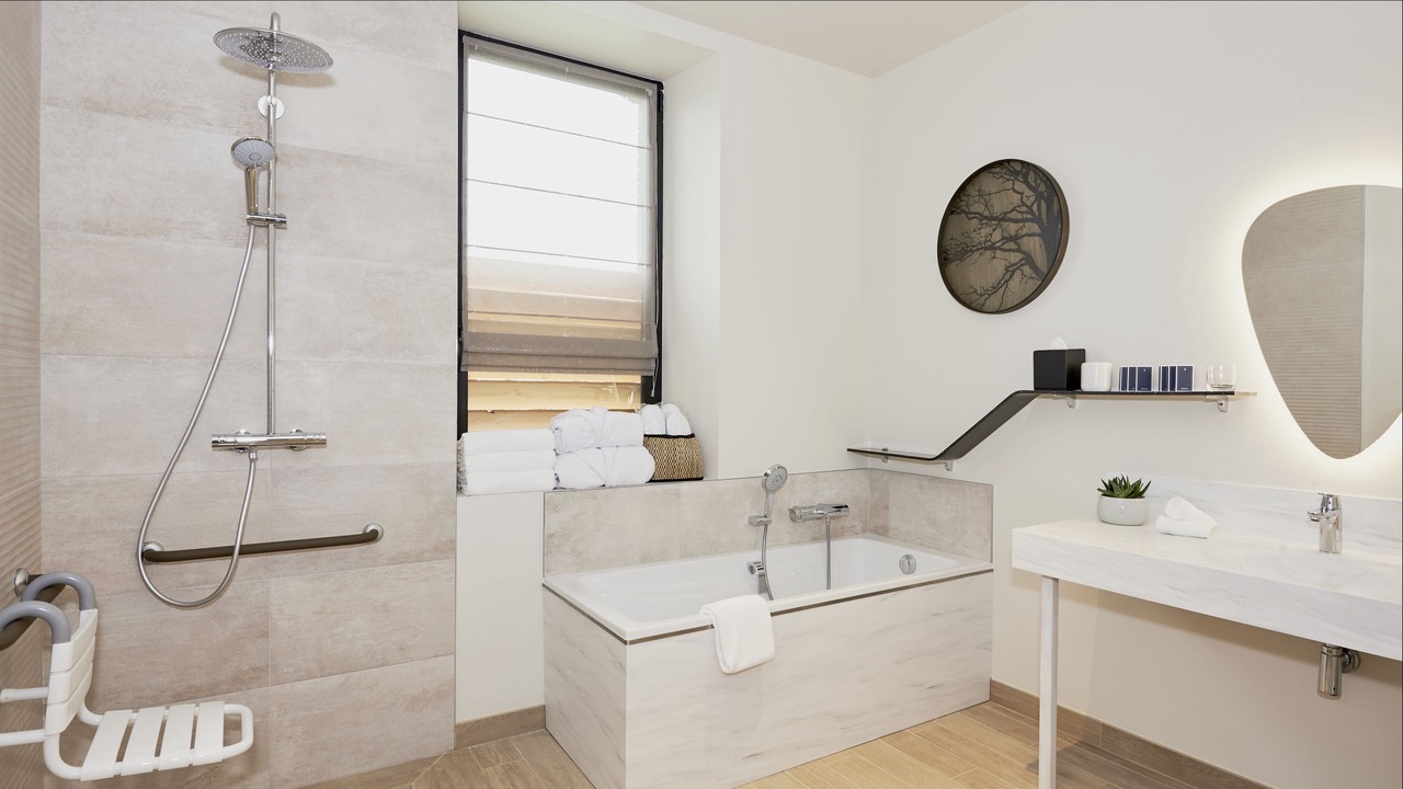 Photo of Bathroom in Guer