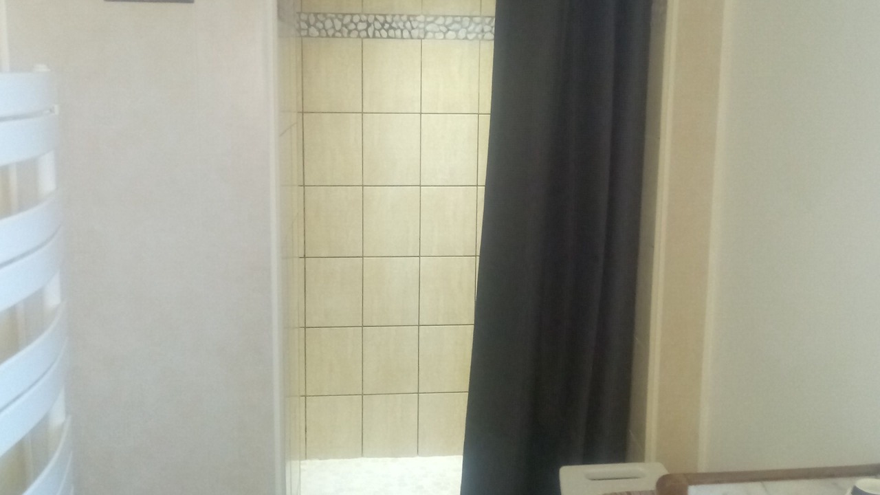 Photo of Bathroom in Criquebeuf-en-Caux