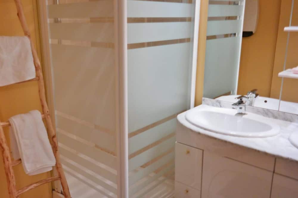 Photo of Bathroom in Augne