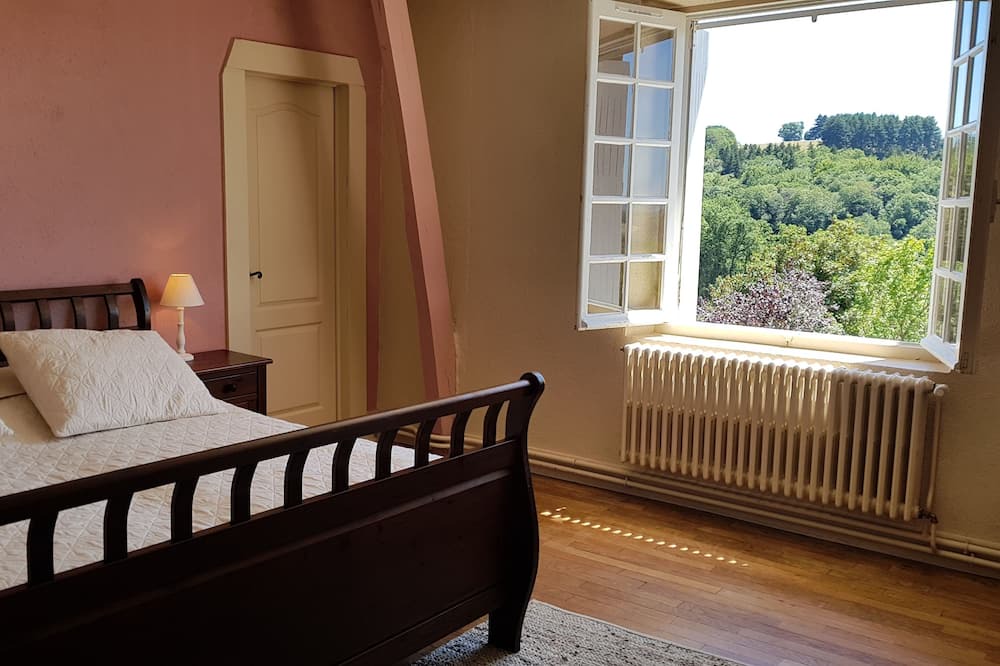 Photo of Bedroom in Augne