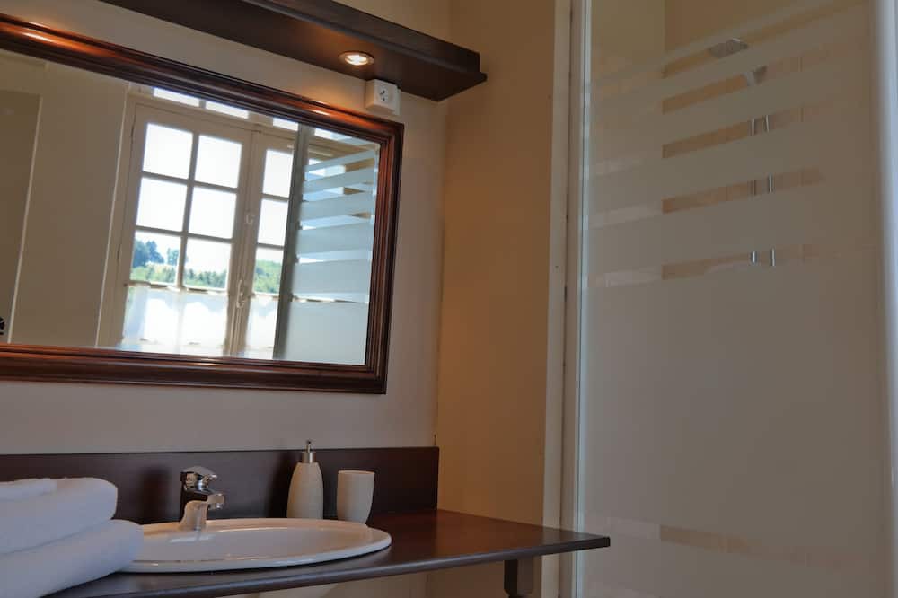 Photo of Bathroom in Augne