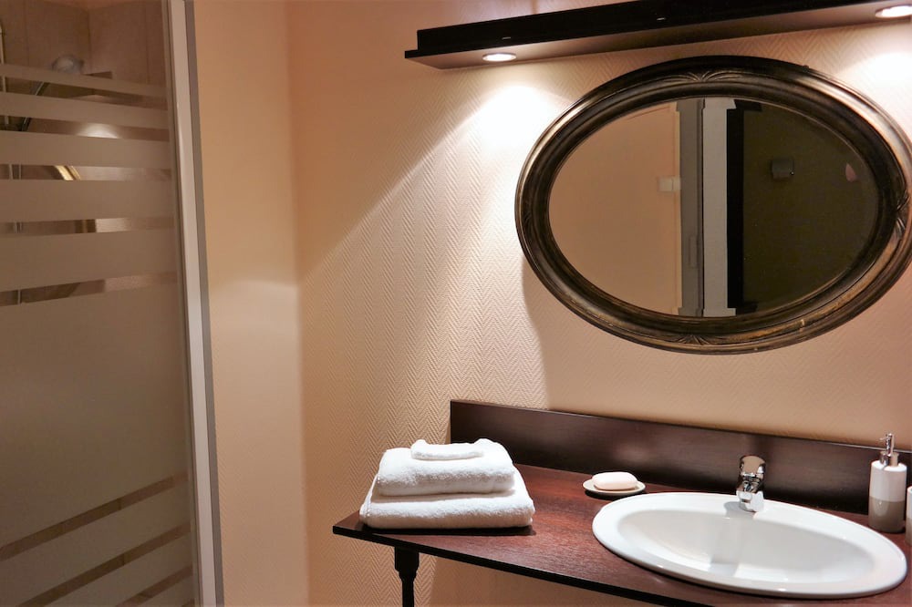 Photo of Bathroom in Augne