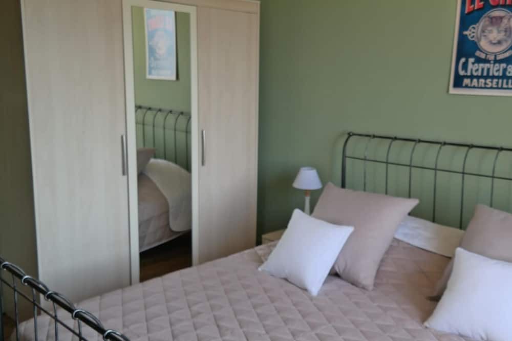 Photo of Bedroom in Augne