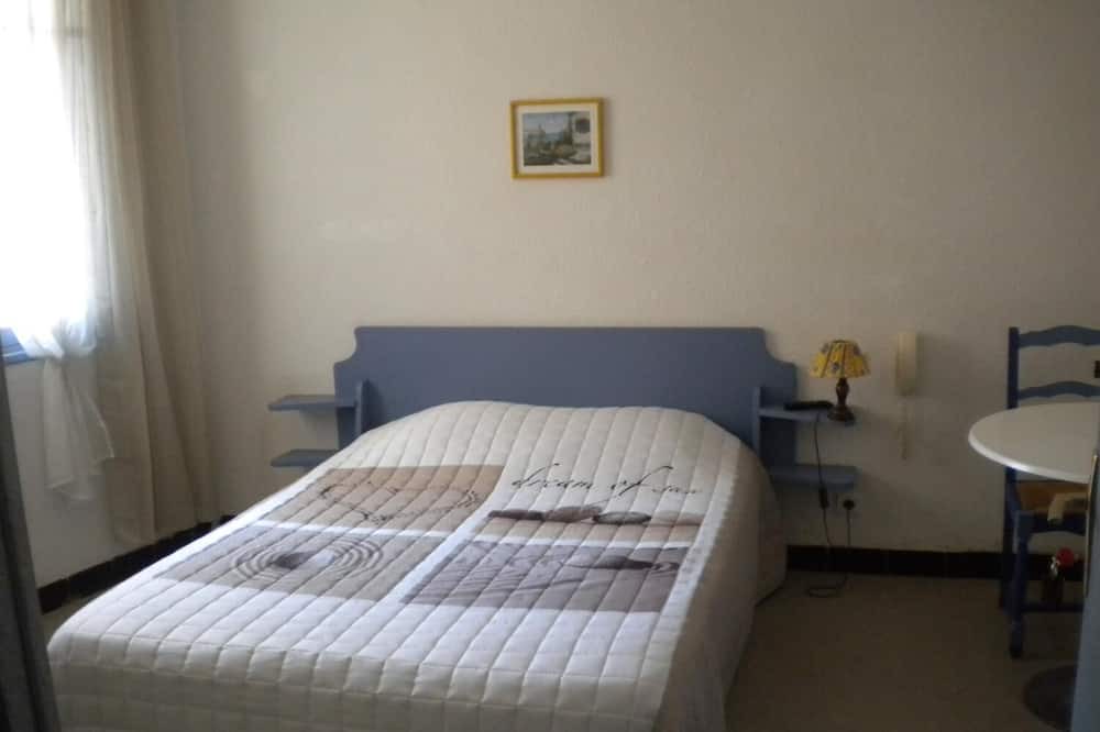 Photo of Bedroom in Nissan-lez-Enserune