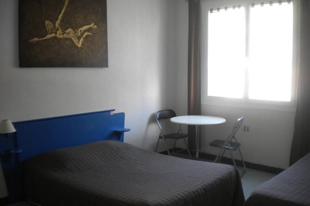 Photo of Bedroom in Nissan-lez-Enserune