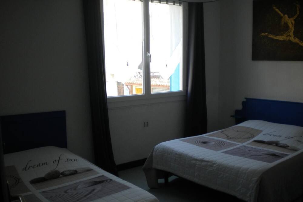 Photo of Bedroom in Nissan-lez-Enserune