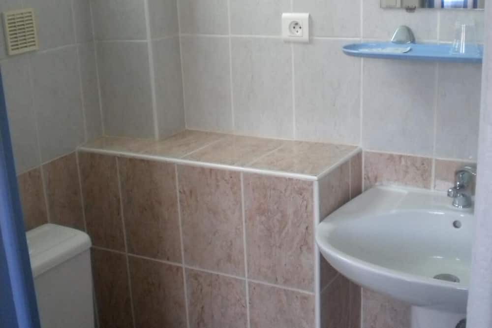 Photo of Bathroom in Nissan-lez-Enserune