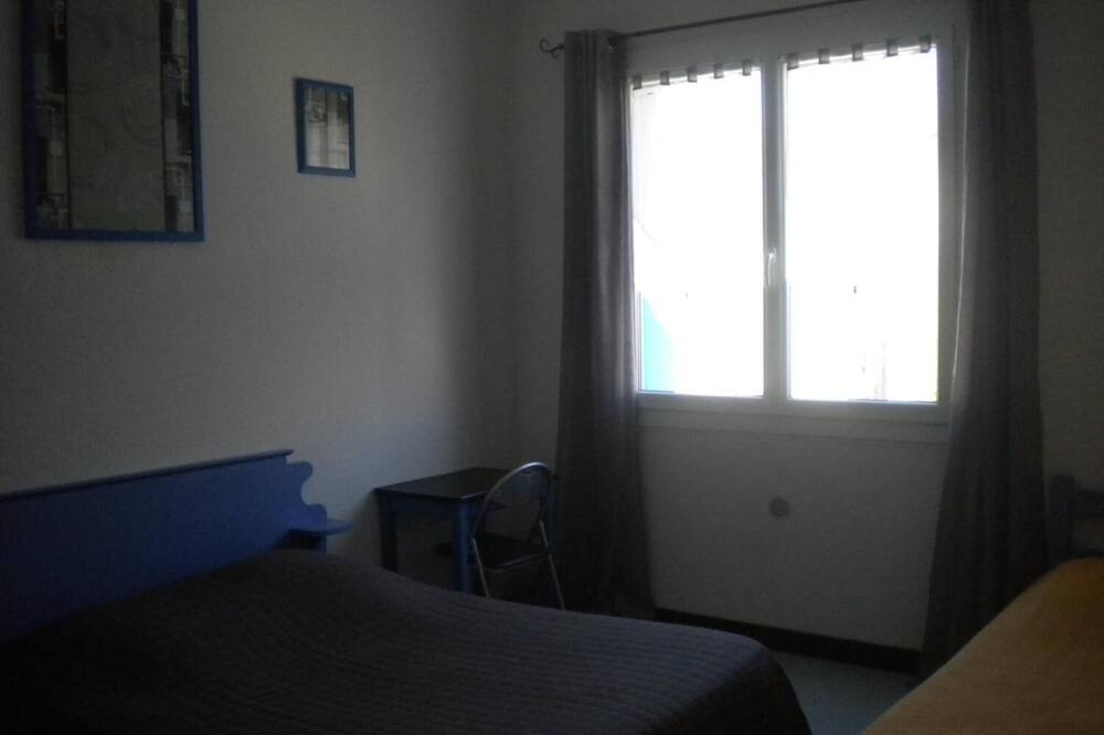 Photo of Bedroom in Nissan-lez-Enserune