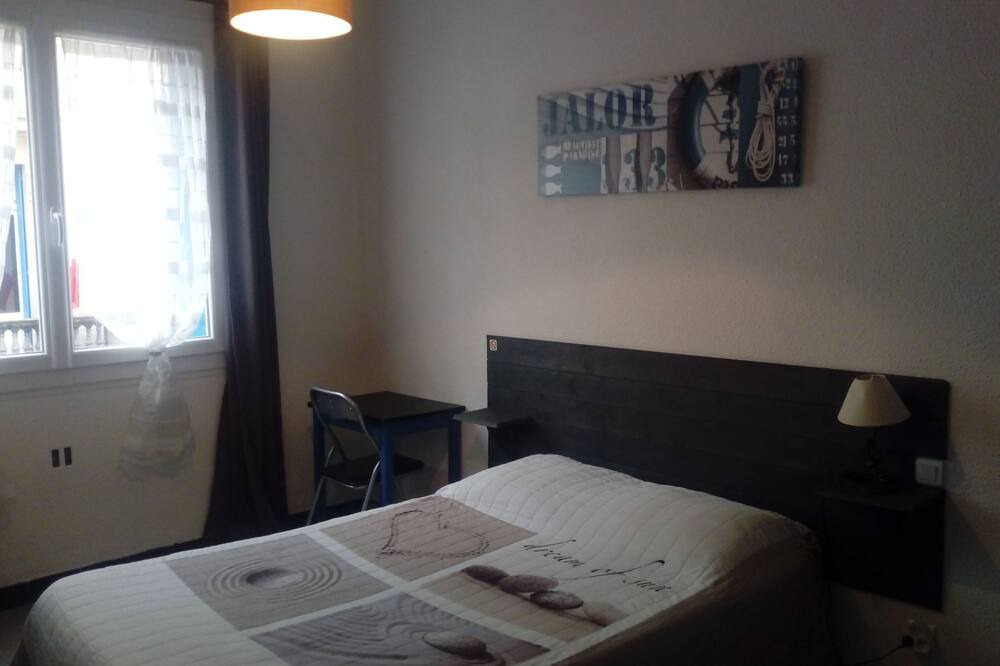 Photo of Bedroom in Nissan-lez-Enserune