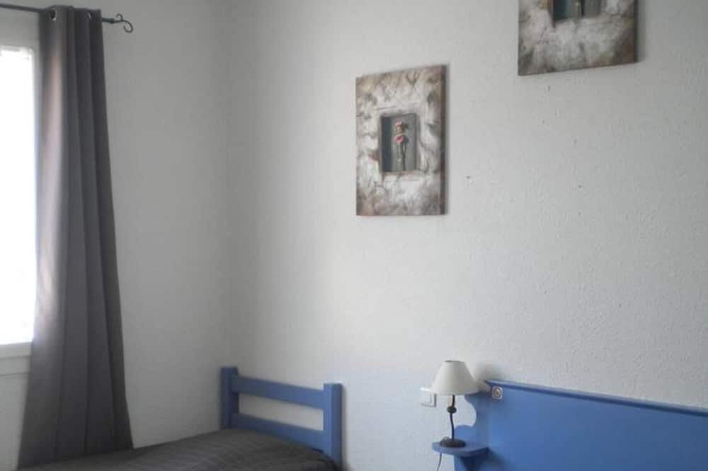 Photo of Bedroom in Nissan-lez-Enserune