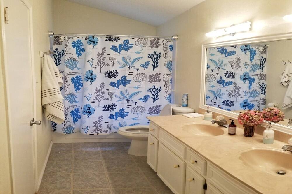 Photo of Bathroom in Oakhurst