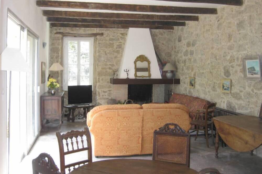 Photo of Livingroom in Coggia