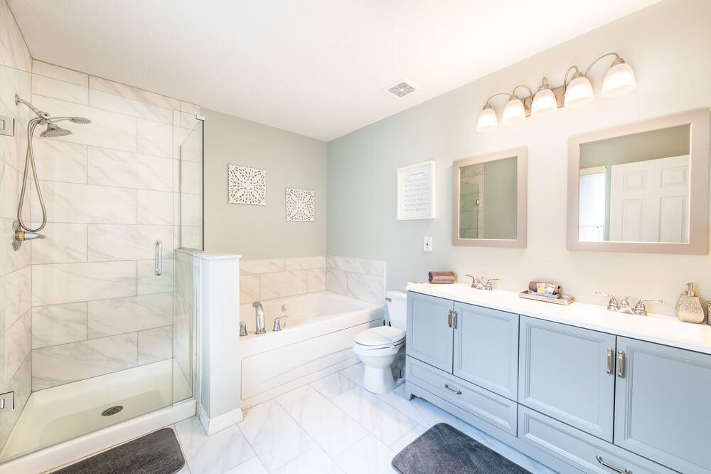 Photo of Bathroom in Legacy Park