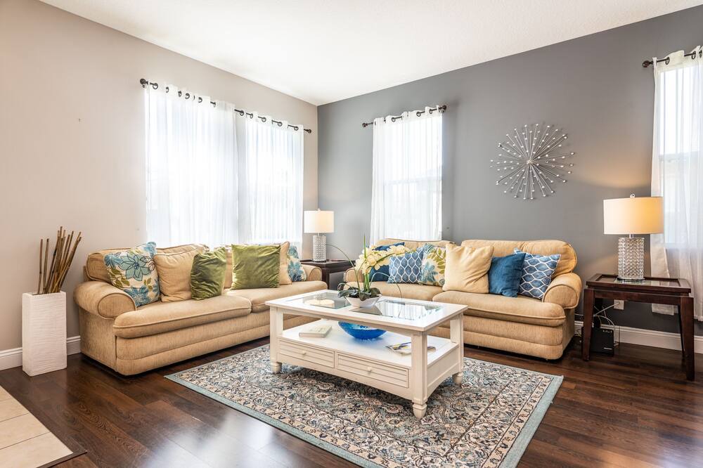 Photo of Livingroom in Legacy Park