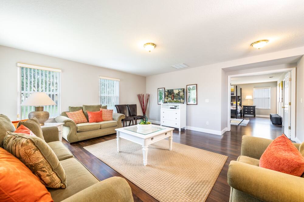 Photo of Livingroom in Legacy Park