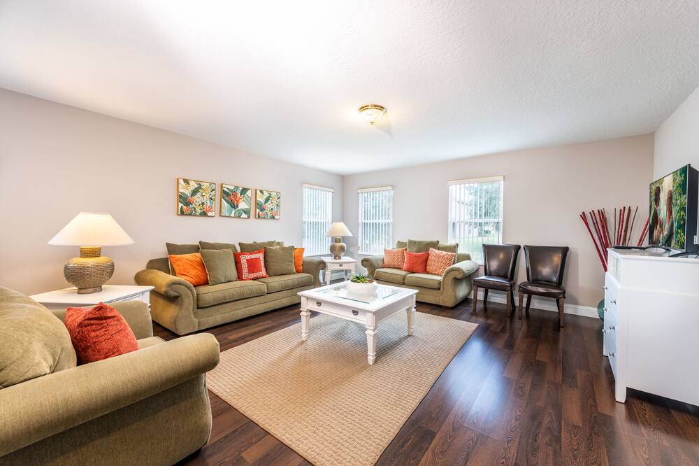 Photo of Livingroom in Legacy Park