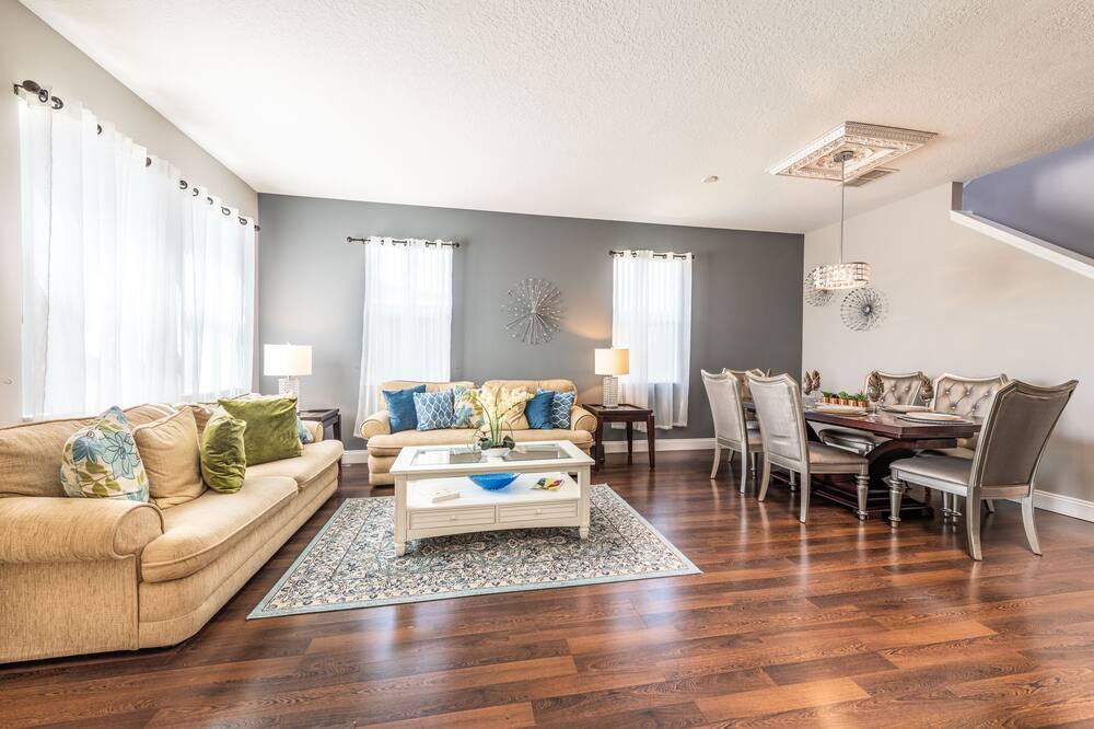 Photo of Livingroom in Legacy Park