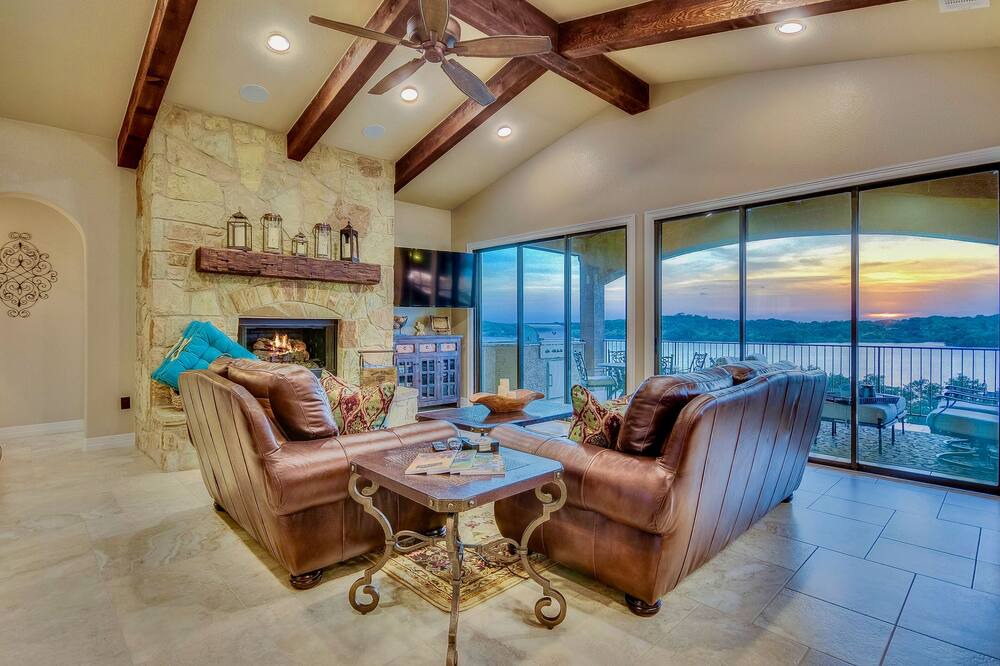 Photo of Livingroom in Highland Lake Estates