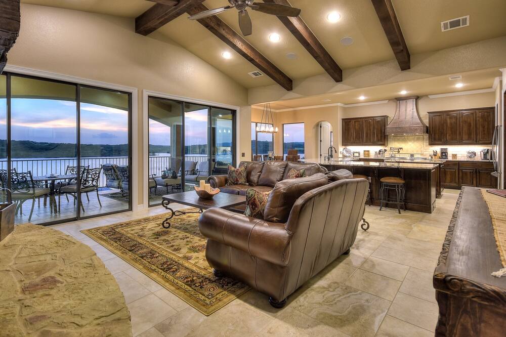 Photo of Livingroom in Highland Lake Estates