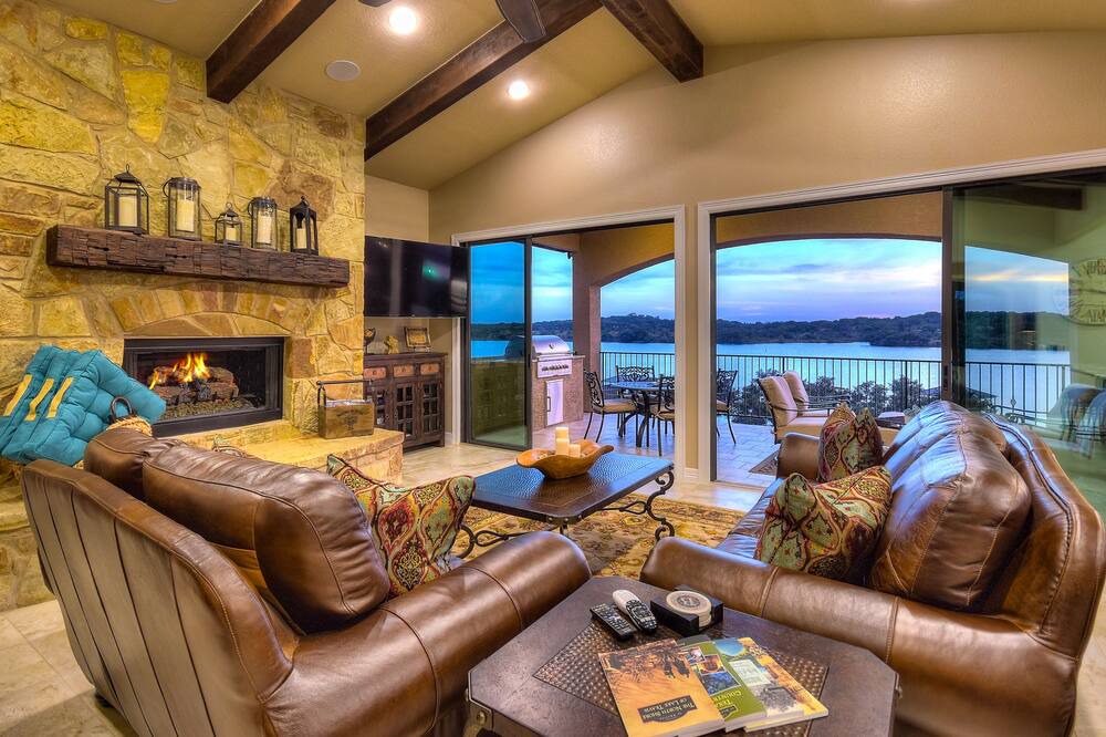Photo of Livingroom in Highland Lake Estates