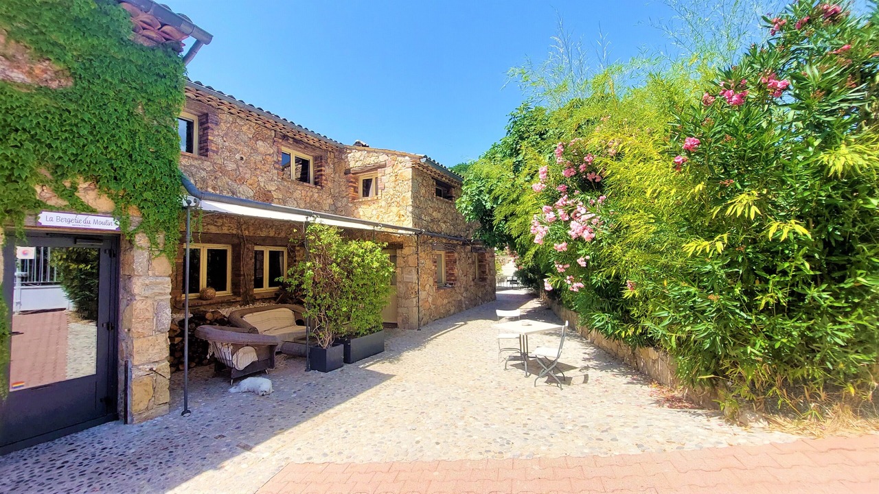 Photo of Outdoor in Taradeau