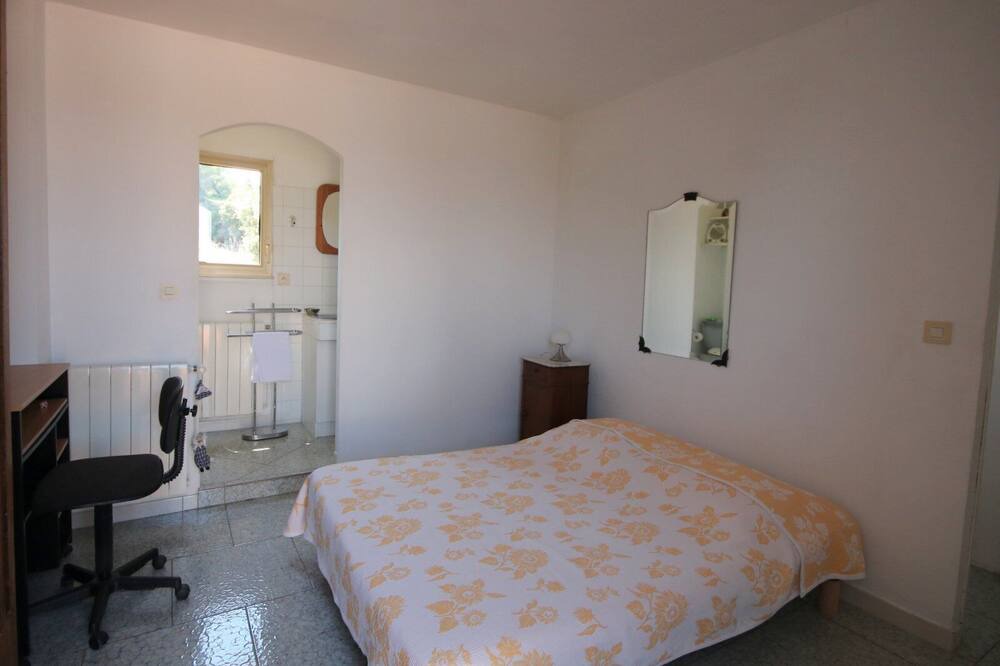 Photo of Bedroom in Saint-Etienne-des-Sorts