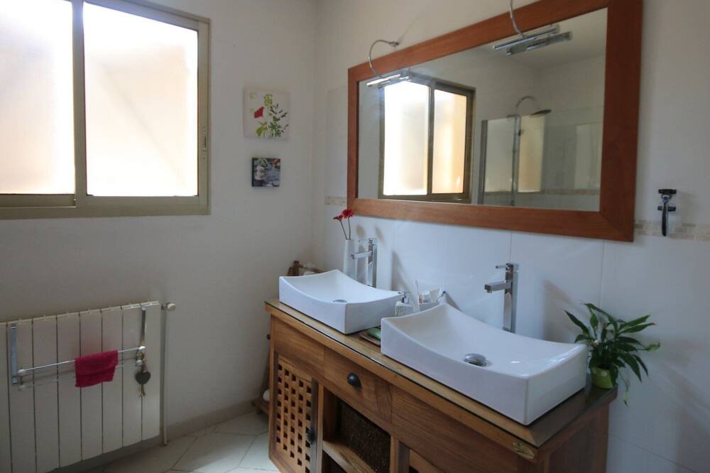 Photo of Bathroom in Saint-Etienne-des-Sorts