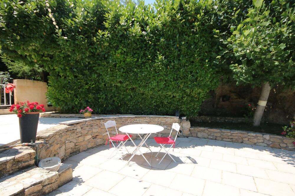 Photo of Patio Balcony in Saint-Etienne-des-Sorts