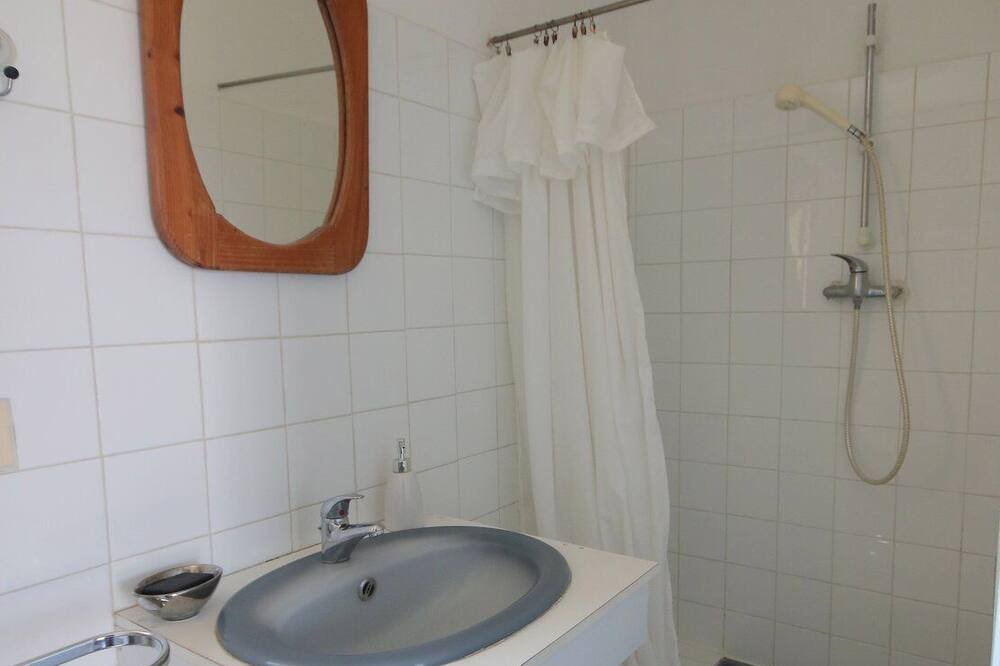 Photo of Bathroom in Saint-Etienne-des-Sorts
