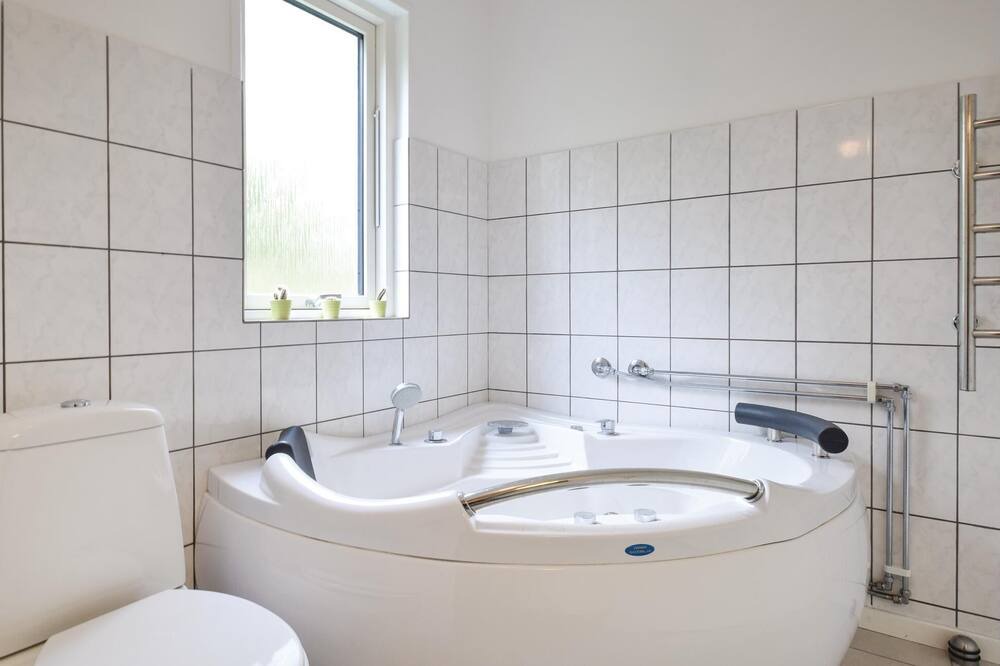 Photo of Bathroom in Østerskov