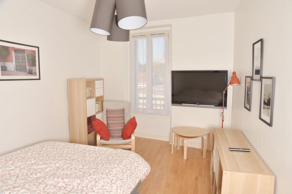 Photo of Bedroom in Cormeilles-en-Parisis