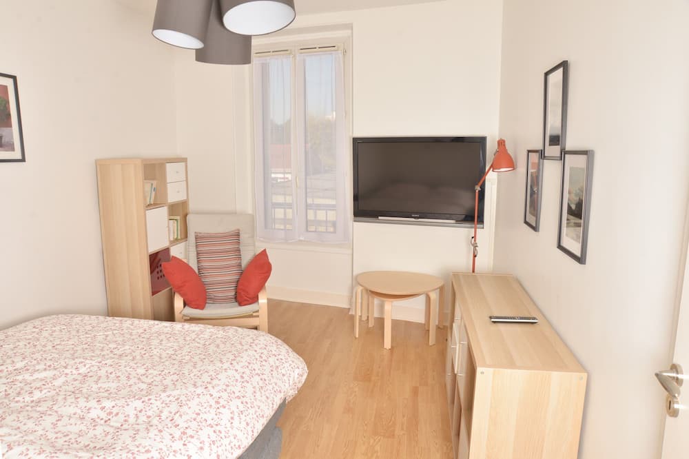 Photo of Bedroom in Cormeilles-en-Parisis