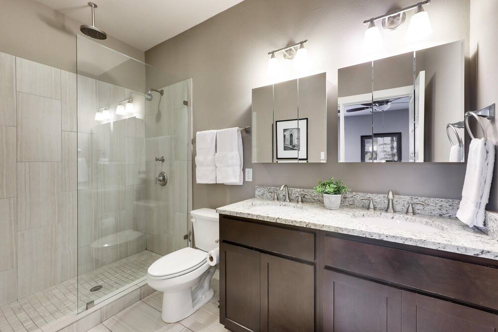 Photo of Bathroom in Chestnut
