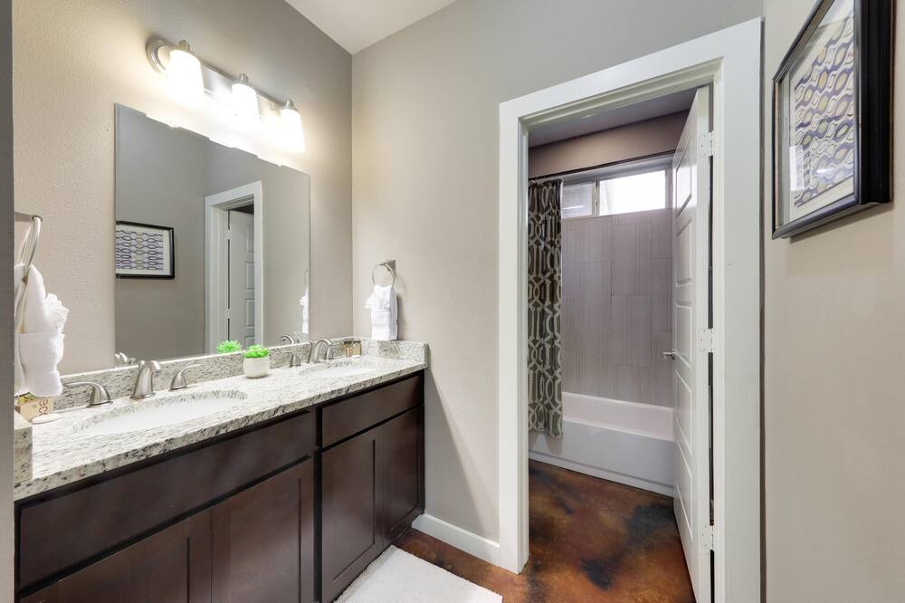 Photo of Bathroom in Chestnut