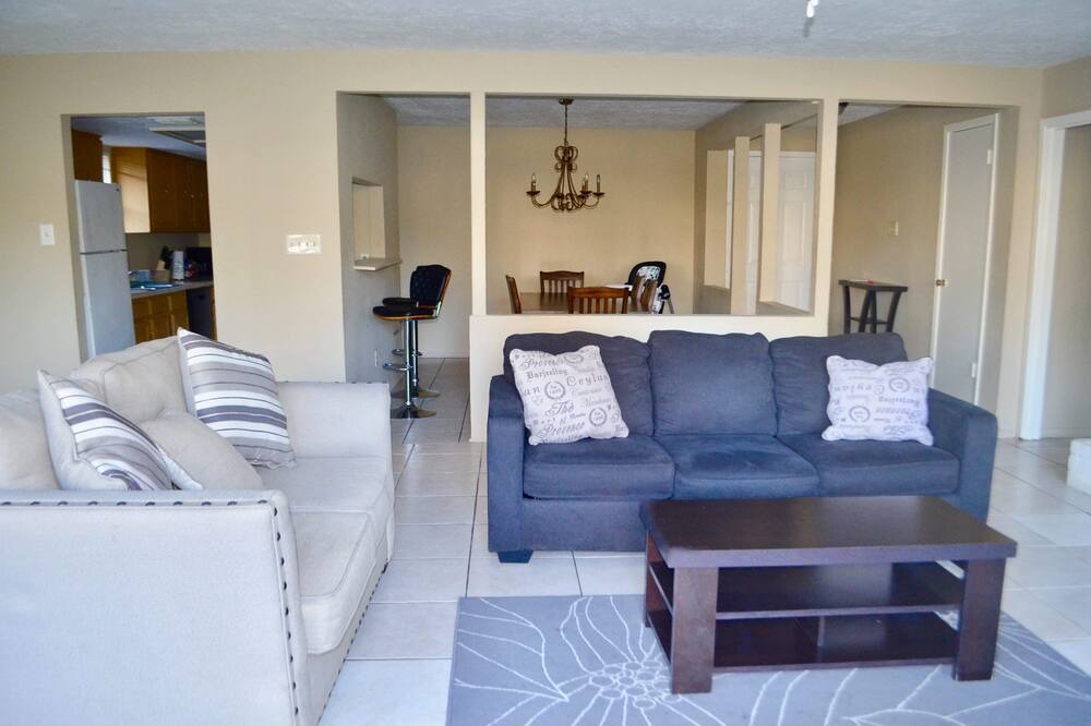 Photo of Livingroom in Missouri City