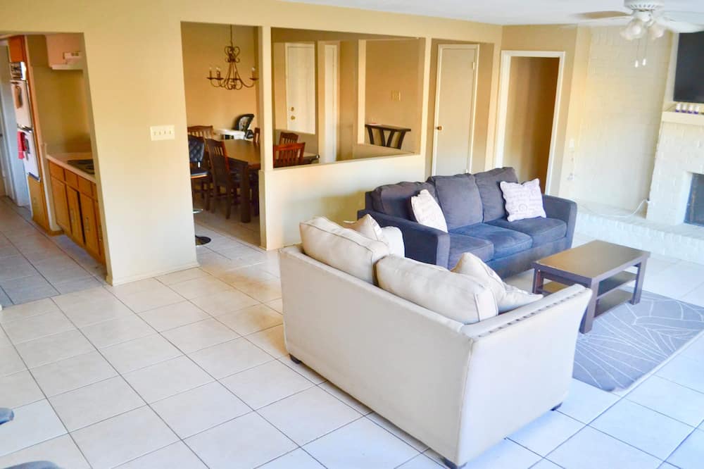 Photo of Livingroom in Missouri City