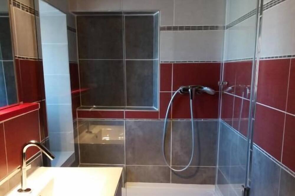 Photo of Bathroom in Allegre Les Fumades