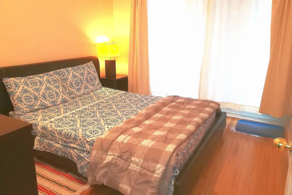 Photo of Bedroom in Hochelaga