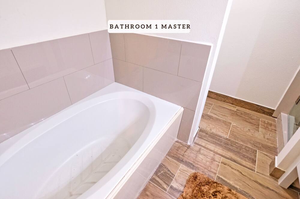 Photo of Bathroom in Atascocita