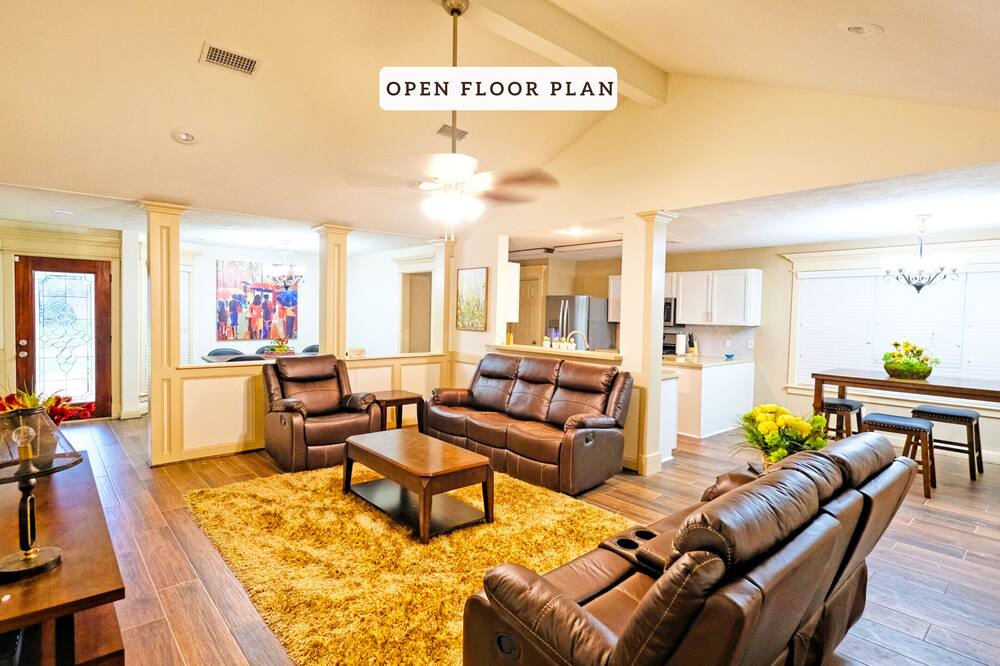 Photo of Livingroom in Atascocita