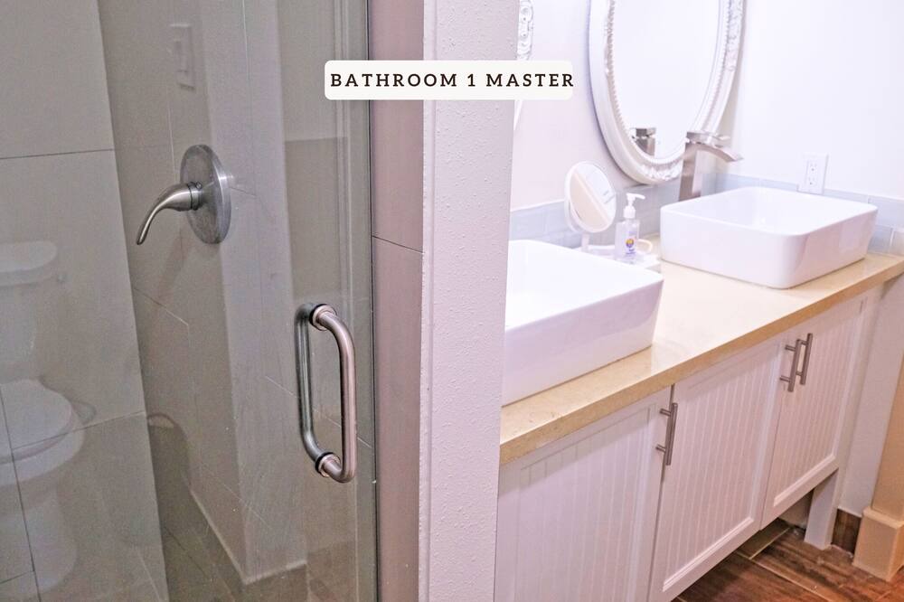 Photo of Bathroom in Atascocita