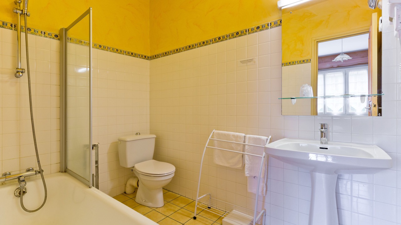 Photo of Bathroom in Miremont